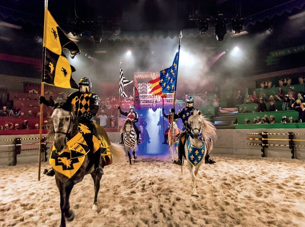 Medieval Times Dinner & Tournament | restaurant | 9051 East Vía de Ventura, Scottsdale, AZ 85258, USA | 2145967600 OR +1 214-596-7600
