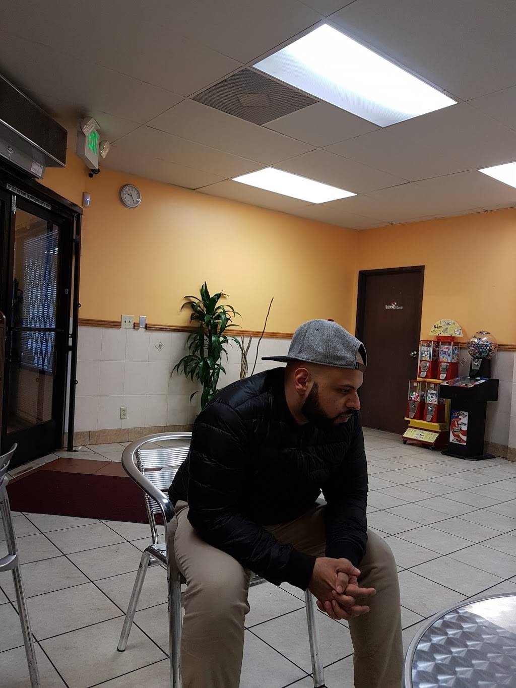 Louisiana Famous Fried Chicken | restaurant | 5818 W Rodeo Rd, Los Angeles, CA 90016, USA | 3108382785 OR +1 310-838-2785