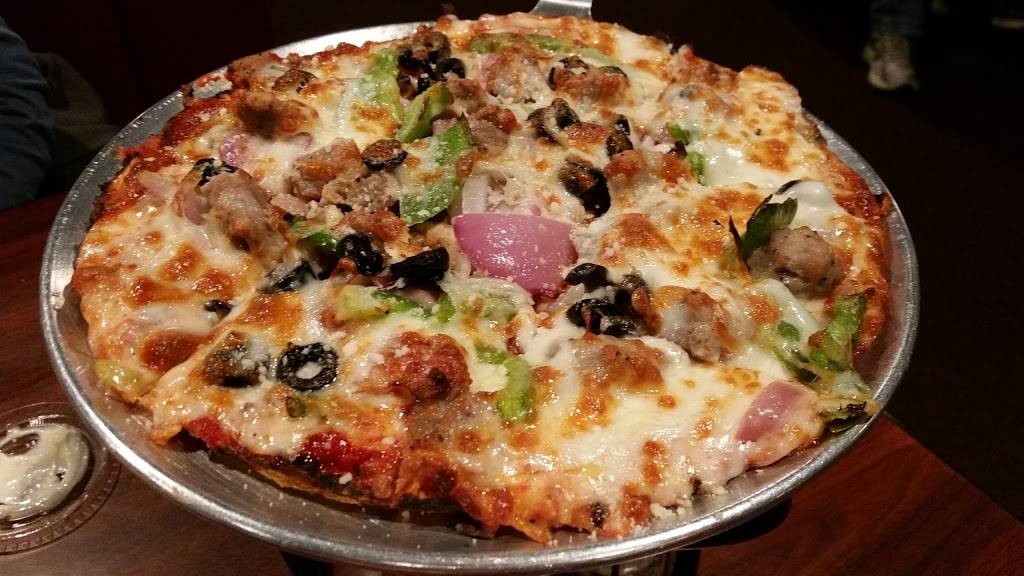 Papa Vito’s Pizza West | restaurant | 4205 N Belt W, Belleville, IL 62226, USA | 6184167900 OR +1 618-416-7900