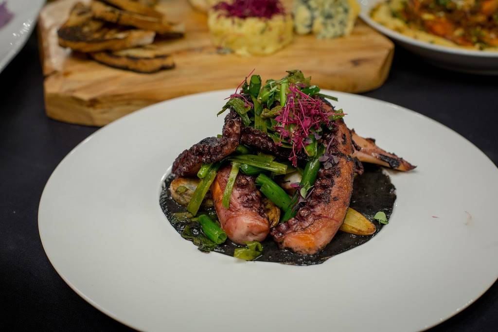 Caseys Craft Bar Kitchen Tampa | restaurant | 17667 N Dale Mabry Hwy, Lutz, FL 33548, USA | 8133029189 OR +1 813-302-9189