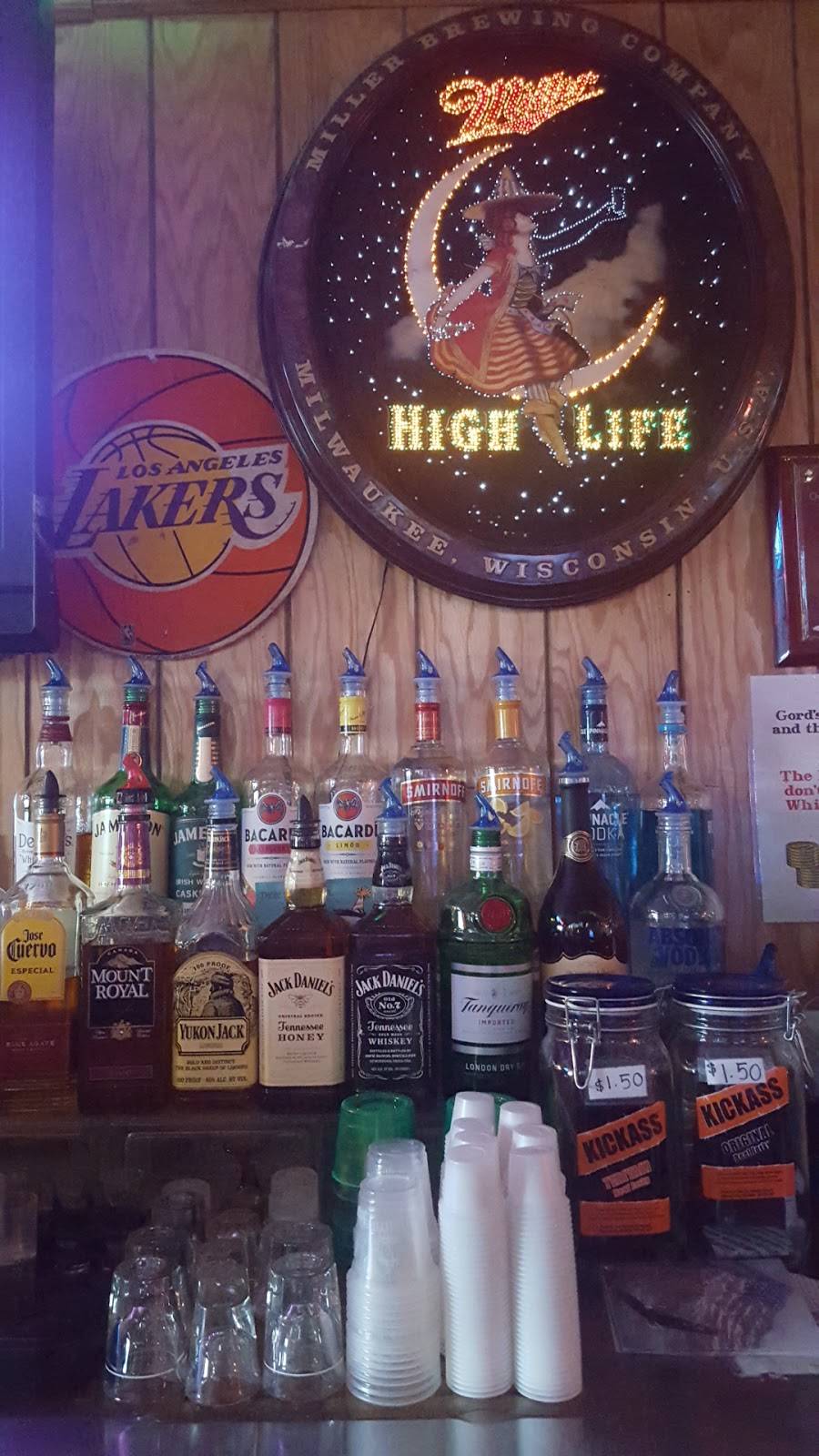 Gords Pub | restaurant | 210 Main St, Neenah, WI 54956, USA | 9207224575 OR +1 920-722-4575