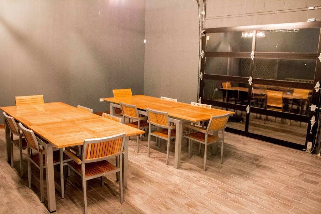 Lucky Bernies | restaurant | 420 East, IL-173 Unit 111, Antioch, IL 60002, USA | 2247888733 OR +1 224-788-8733