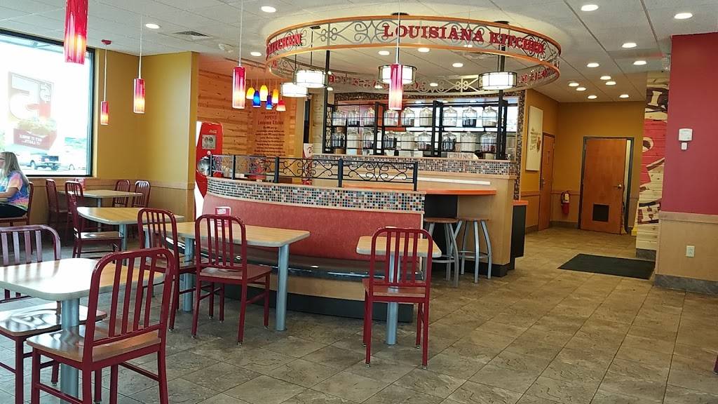 Popeyes Louisiana Kitchen | restaurant | 2085 Morse St, Janesville, WI 53545, USA | 6087439167 OR +1 608-743-9167