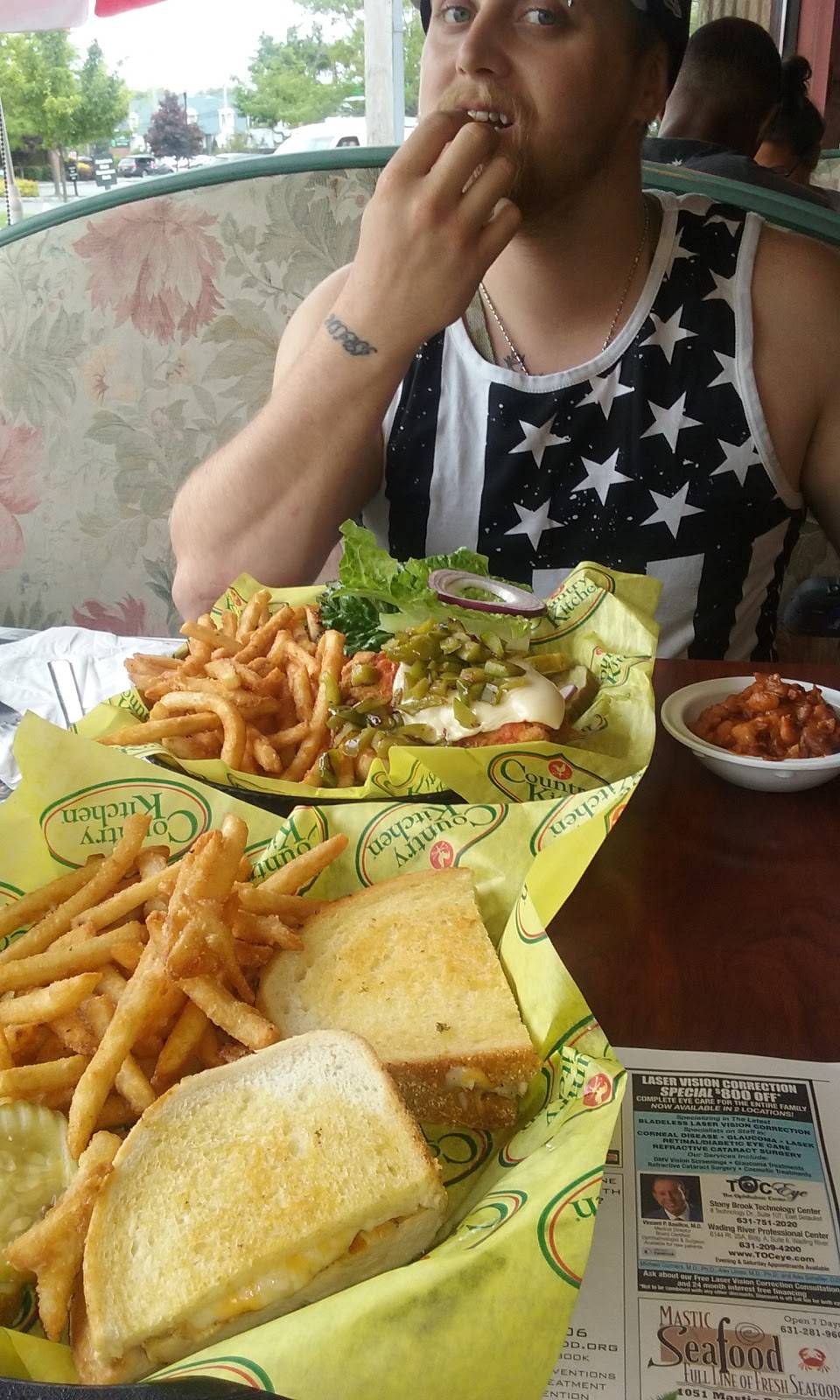 Country Kitchen - Patchogue | restaurant | 240 E Main St, Patchogue, NY 11772, USA | 6314380888 OR +1 631-438-0888