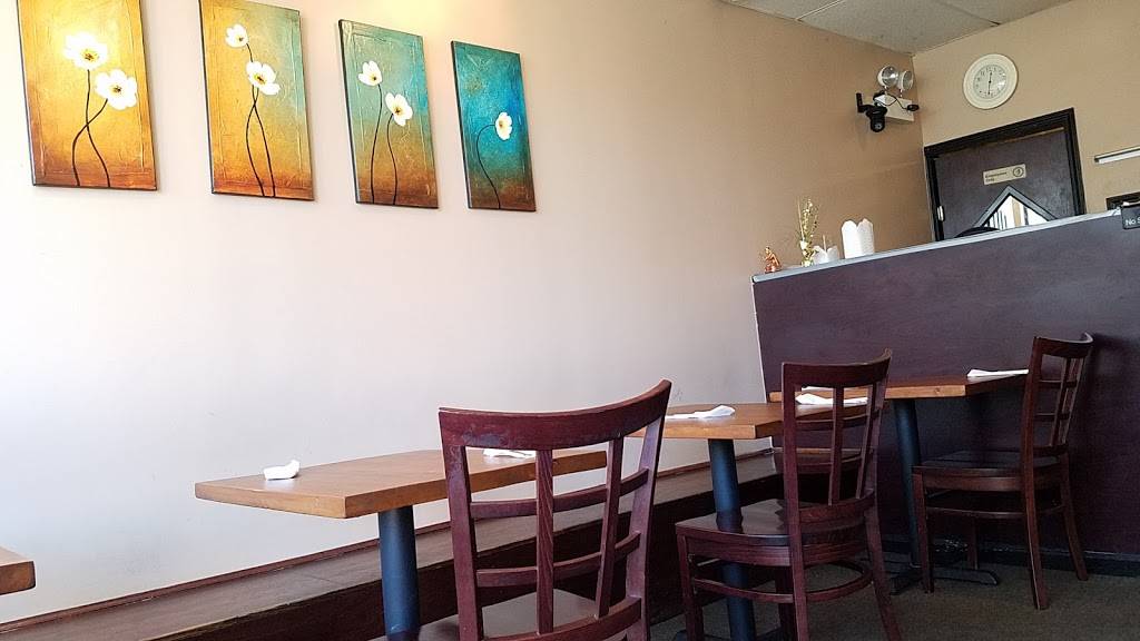 Aroy Thai | restaurant | 4654 N Damen Ave, Chicago, IL 60625, USA | 7732758360 OR +1 773-275-8360