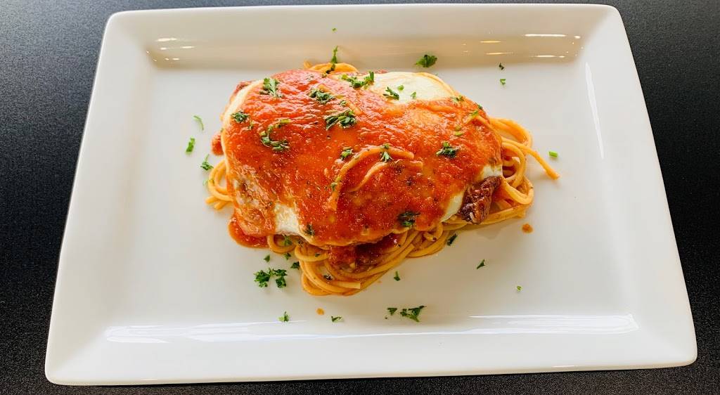 The Italian House | restaurant | 1106 Army Post Rd, Des Moines, IA 50315, USA | 5156306755 OR +1 515-630-6755