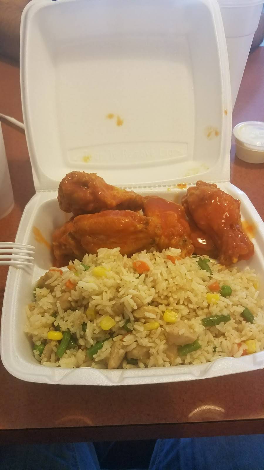 The Wing Shack | restaurant | 3260 Irving Blvd #100, Dallas, TX 75247, USA | 2146300100 OR +1 214-630-0100