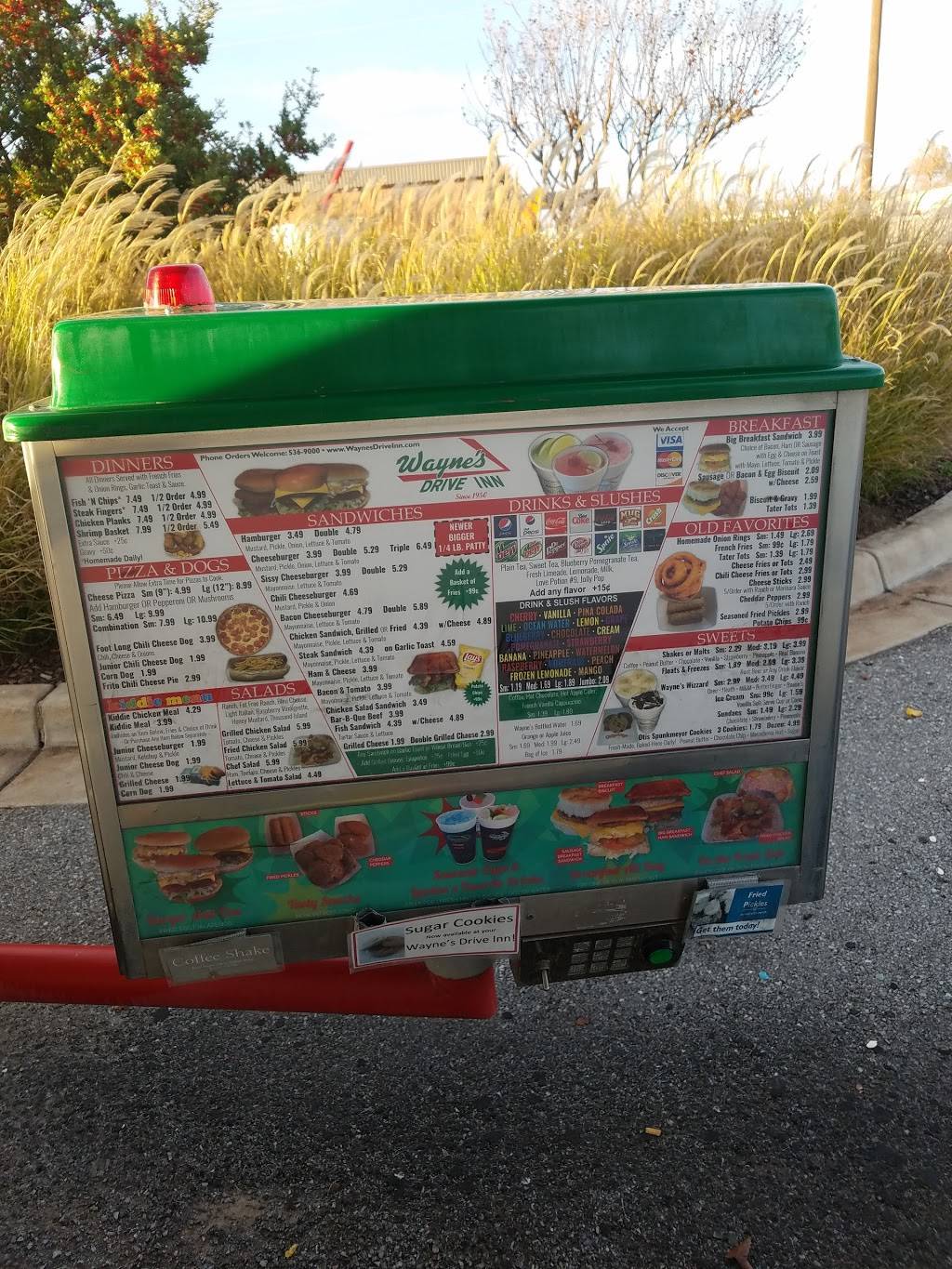 Waynes Drive Inn II | restaurant | 6810 NW Cache Rd, Lawton, OK 73505, USA | 5805369000 OR +1 580-536-9000