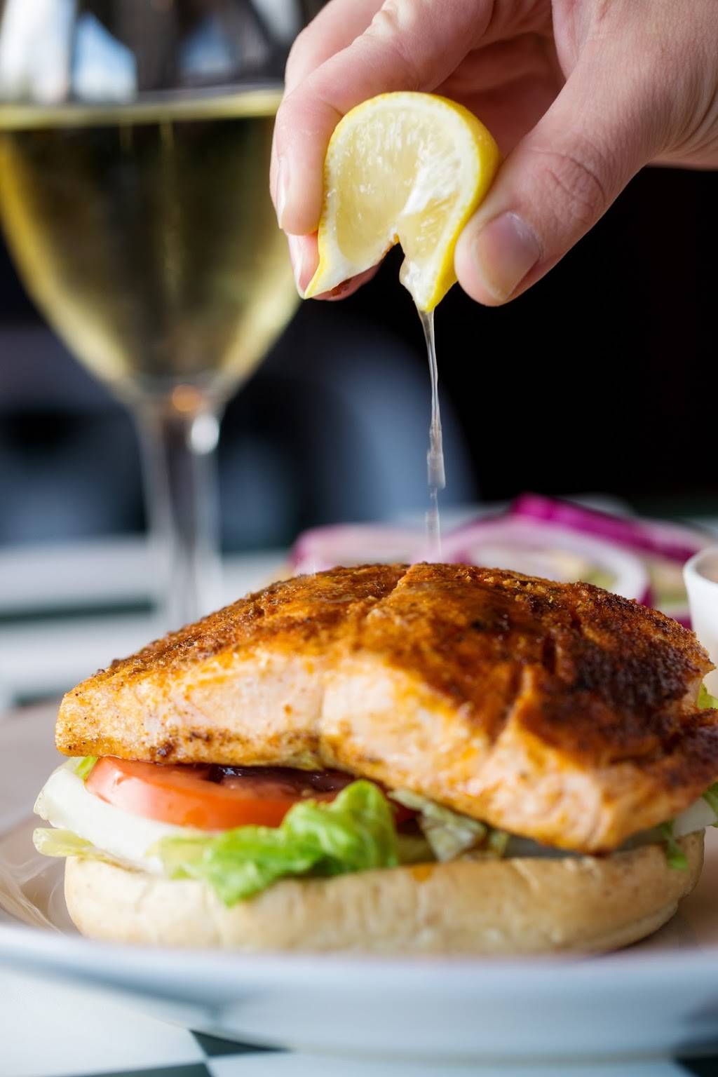 Brew-Bachers Grill | restaurant | 8415 Bluebonnet Blvd, Baton Rouge, LA 70810, USA | 2257611700 OR +1 225-761-1700