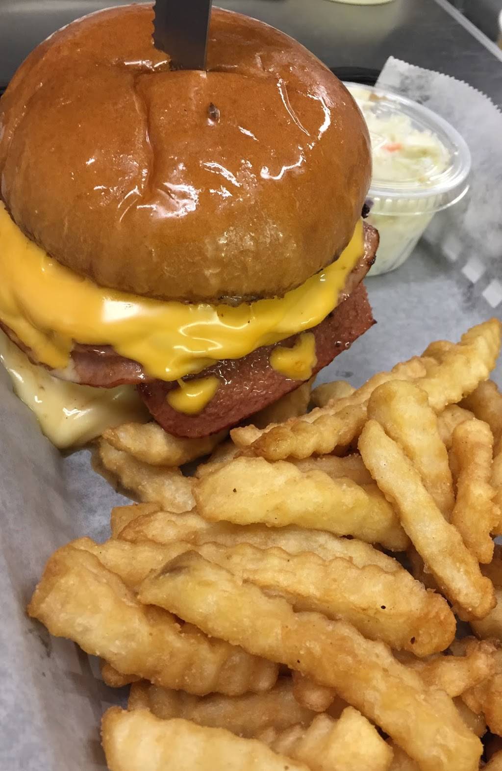 The 318 Restaurant | restaurant | 318 E Main St, Streator, IL 61364, USA | 8156733773 OR +1 815-673-3773