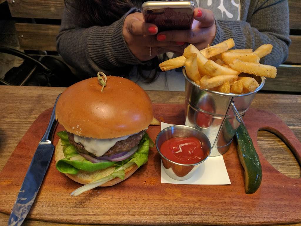 Publicans | restaurant | 550 Plandome Rd, Manhasset, NY 11030, USA | 5166277722 OR +1 516-627-7722