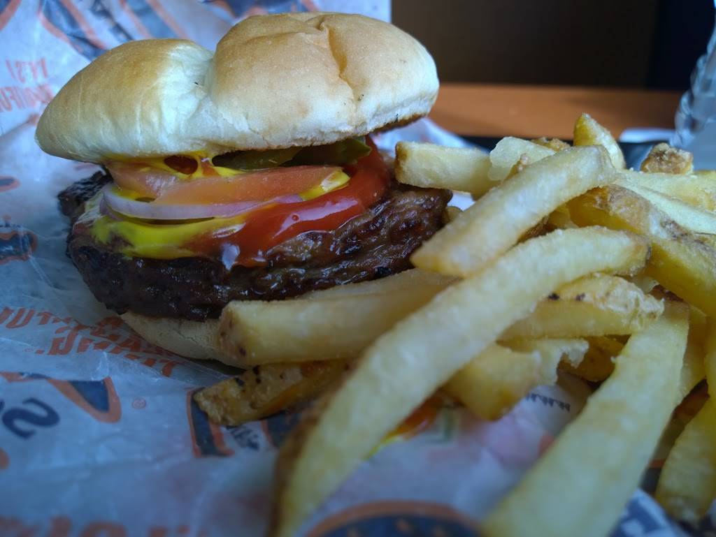 Harveys | restaurant | 3343 Bayview Ave, North York, ON M2K 1G4, Canada | 4167309599 OR +1 416-730-9599