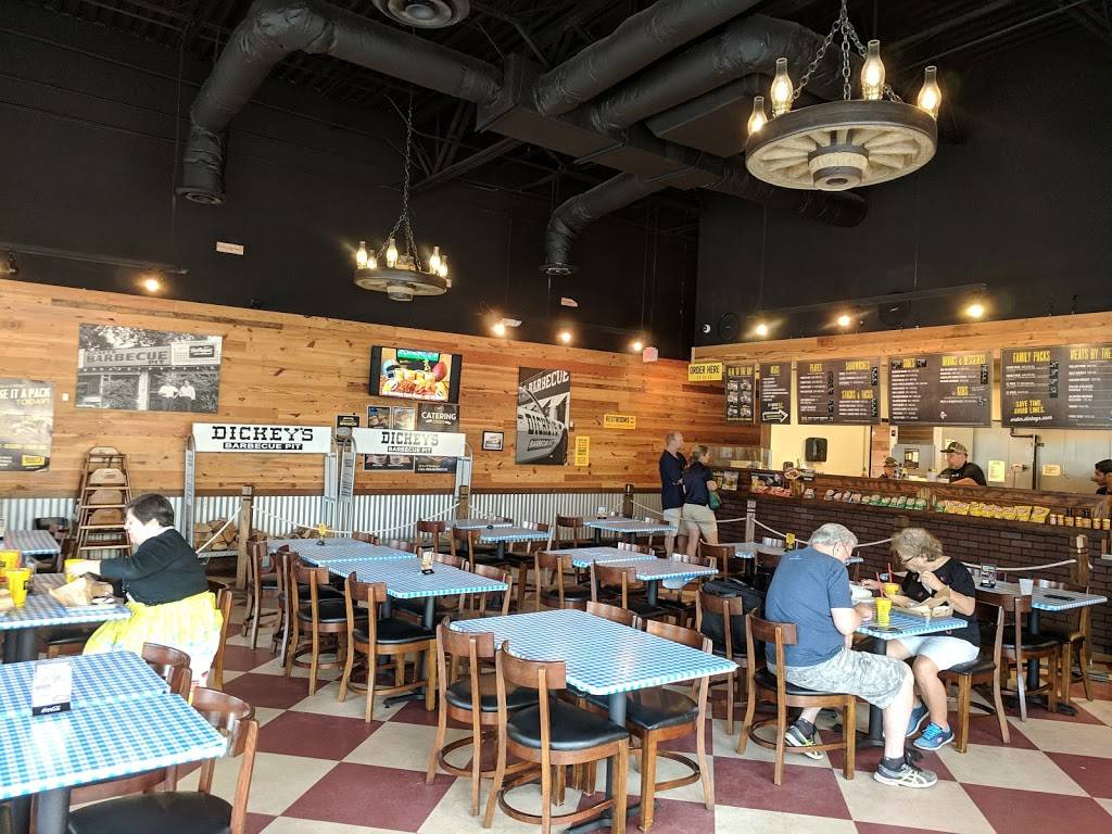 Dickeys Barbecue Pit | restaurant | 9368 Narcoossee Rd Ste 101, Orlando, FL 32827, USA | 4074018285 OR +1 407-401-8285