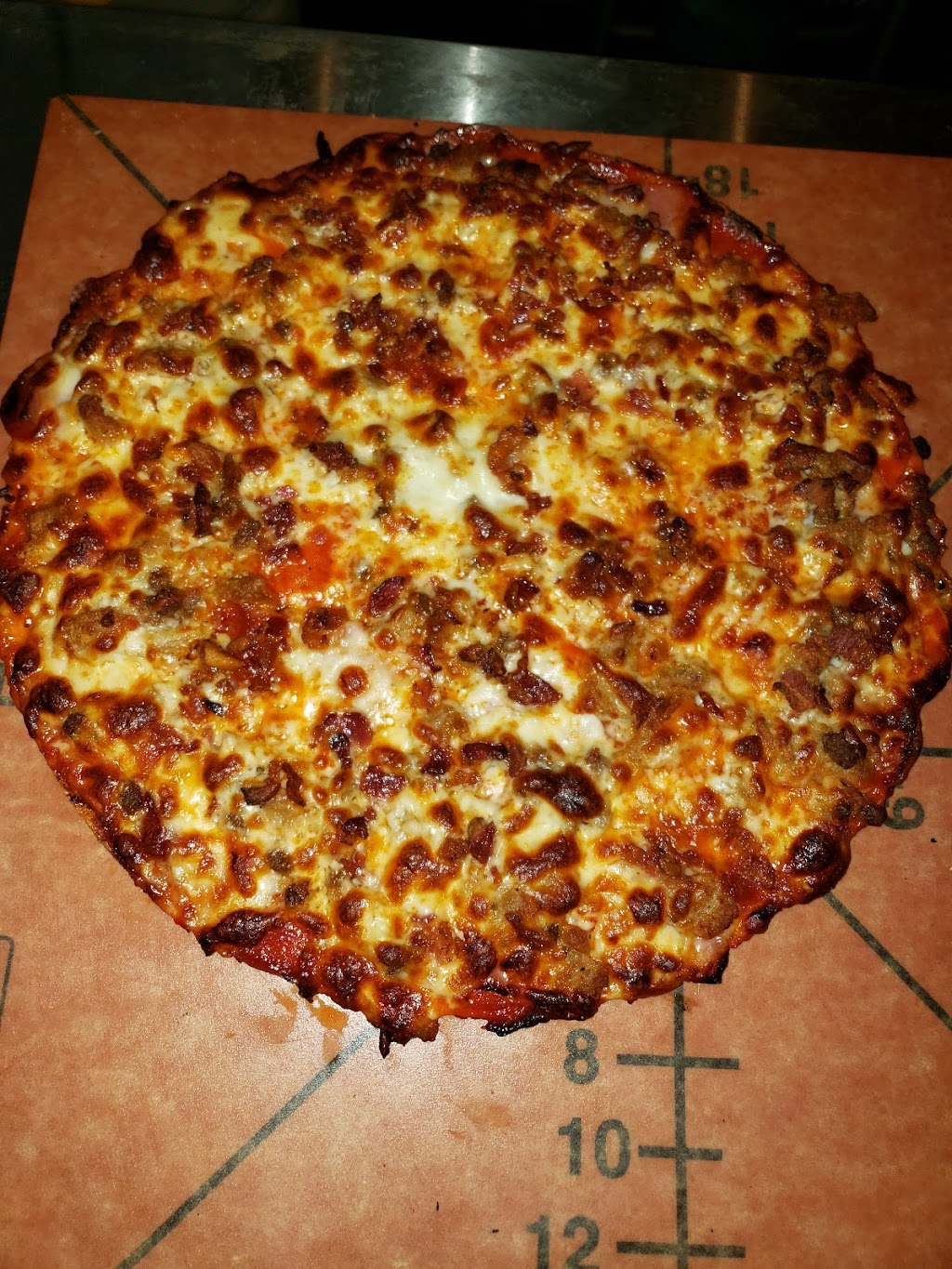 lil bass hole | restaurant | 14160 Hwy P, Gravois Mills, MO 65037, USA | 5732073994 OR +1 573-207-3994