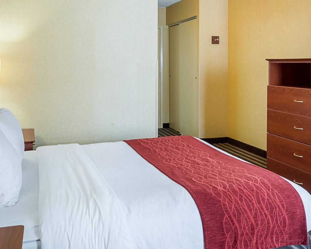 Comfort Inn Petersburg - Fort Lee | restaurant | 12001 S Crater Rd, Petersburg, VA 23805, USA | 8043184836 OR +1 804-318-4836