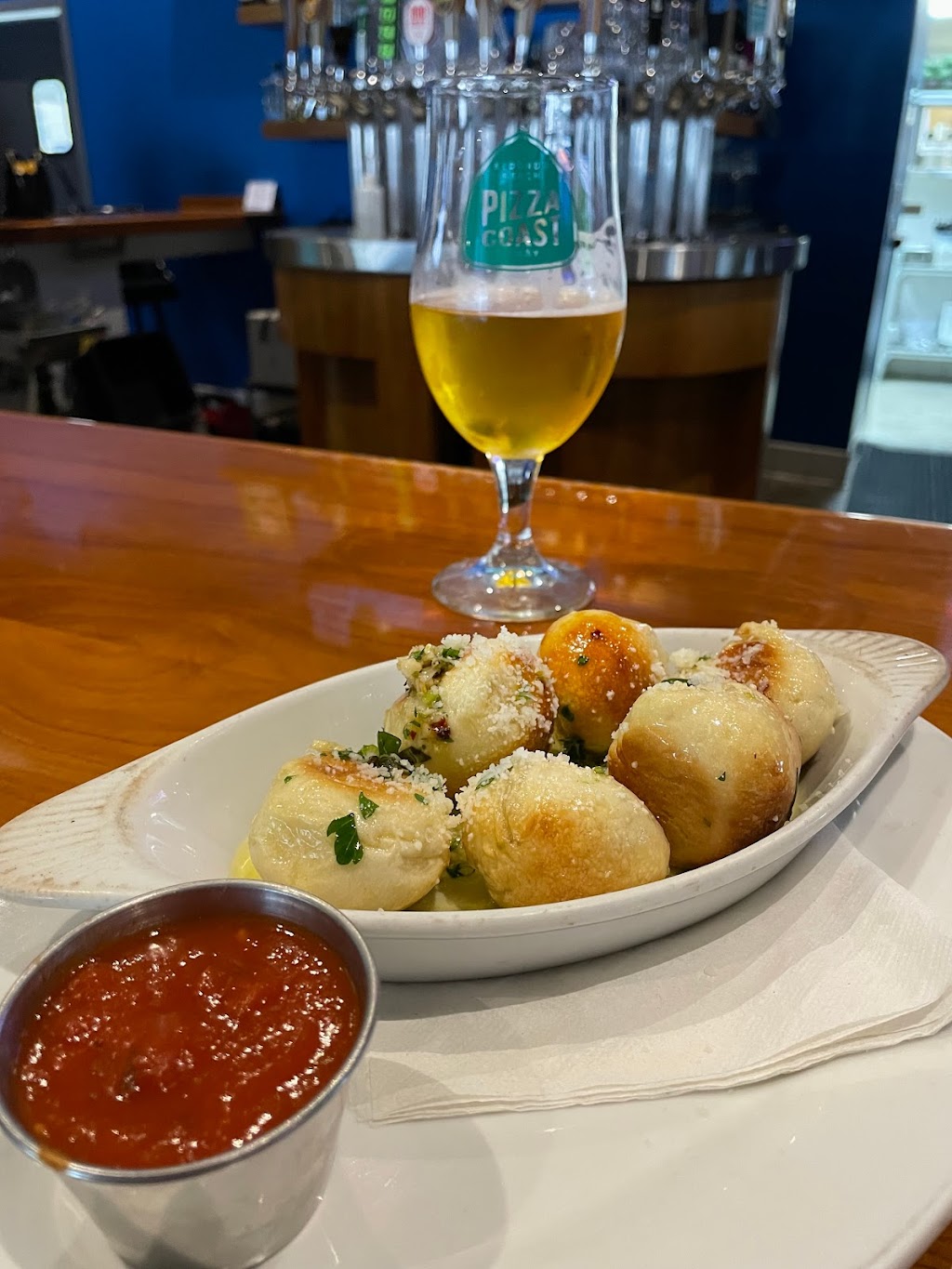 Pizza Coast Hiway | restaurant | 601 N Pacific Coast Hwy, Redondo Beach, CA 90277, USA | 3103748581 OR +1 310-374-8581