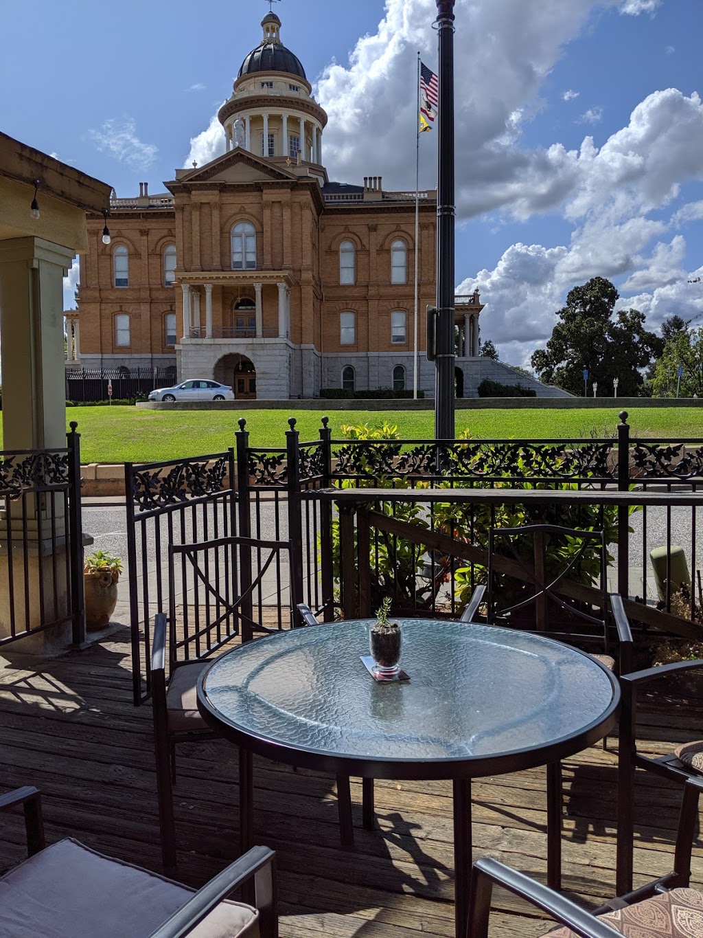 Auburn Leaf & Bean | cafe | 1425 Lincoln Way, Auburn, CA 95603, USA | 5305372931 OR +1 530-537-2931