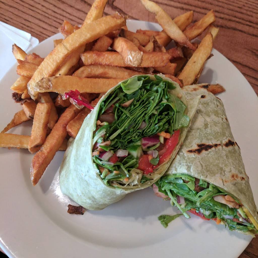 Fetch Warwick | restaurant | 48 Main St, Warwick, NY 10990, USA | 8459878200 OR +1 845-987-8200