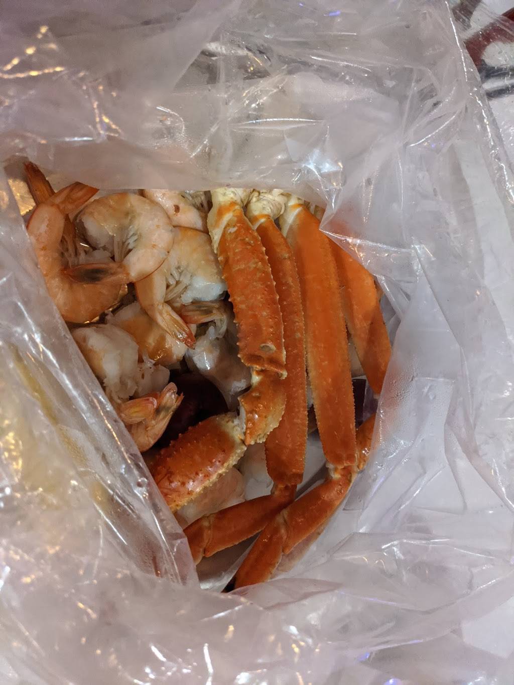 Crafty Crab | restaurant | 8496 Palm Pkwy, Orlando, FL 32836, USA | 4073157300 OR +1 407-315-7300