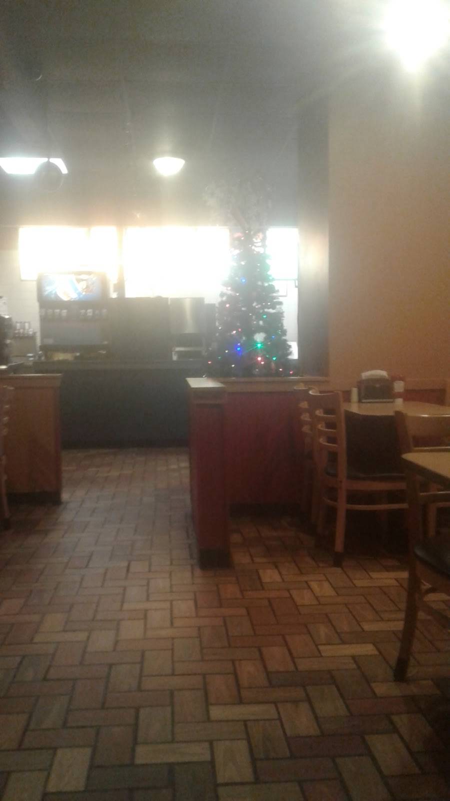 Dairy Queen | restaurant | 1003 N Springfield St, Virden, IL 62690, USA | 2179654287 OR +1 217-965-4287