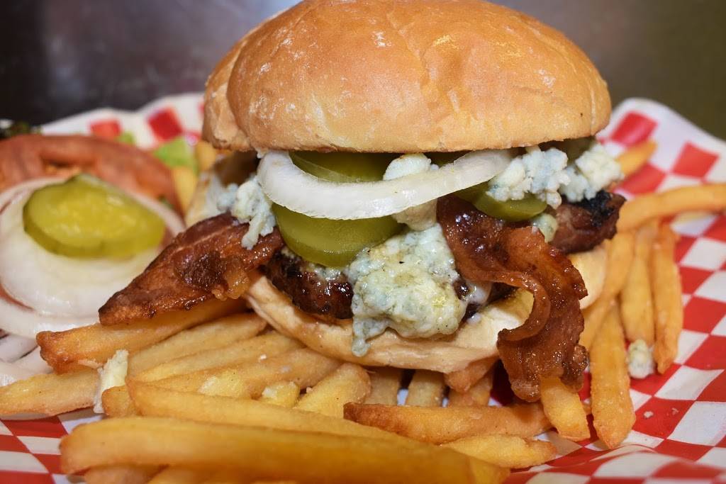 Cozys Roadhouse | restaurant | 8872 WA-525, Clinton, WA 98236, USA | 3603412838 OR +1 360-341-2838