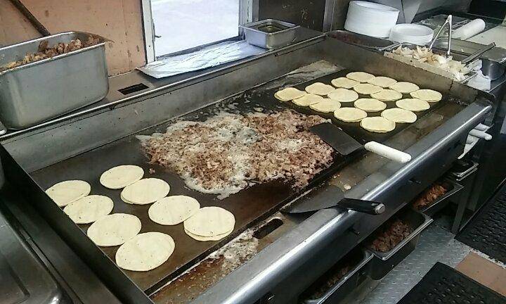 Tacos Correcaminos | restaurant | 10405-10423 Airline Dr, Houston, TX 77037, USA | 8325460599 OR +1 832-546-0599