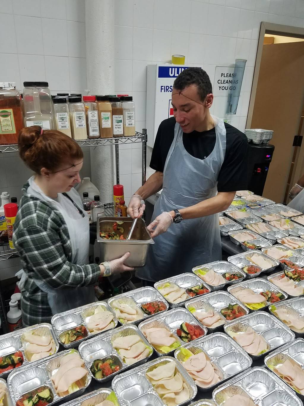 Community Kitchen-West Harlem | restaurant | 252 W 116th St, New York, NY 10026, USA | 2126659082 OR +1 212-665-9082