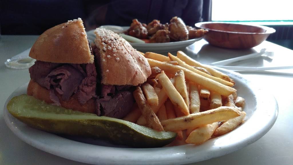 Kellys Korner | restaurant | 2526 Delaware Ave, Buffalo, NY 14216, USA | 7168779466 OR +1 716-877-9466