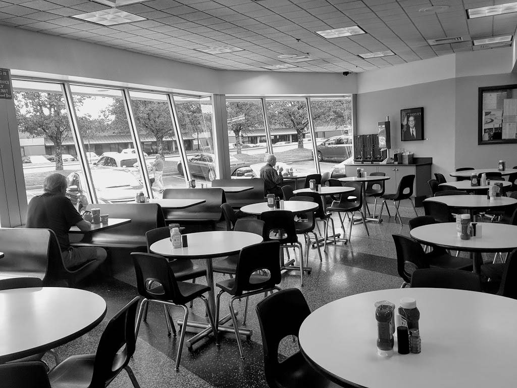 The Varsity | restaurant | 6045 Dawson Blvd, Norcross, GA 30093, USA | 7708408519 OR +1 770-840-8519