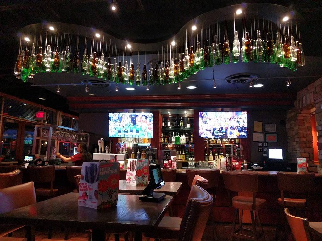 Red Robin Gourmet Burgers and Brews | restaurant | Route 9, 2511 South Rd, Poughkeepsie, NY 12601, USA | 8454633610 OR +1 845-463-3610