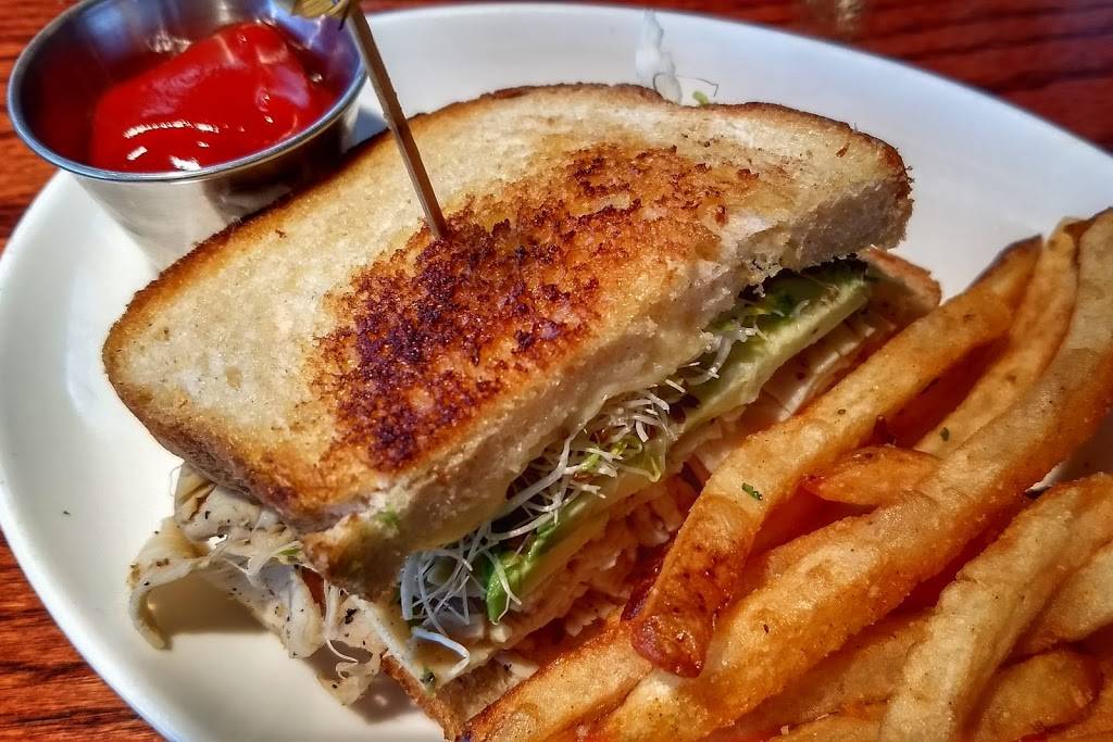 Leesburg Public House | restaurant | 962 Edwards Ferry Rd NE, Leesburg, VA 20176, USA | 7037776333 OR +1 703-777-6333