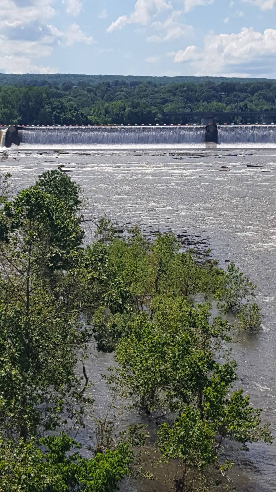 Subway | restaurant | 330 Main St, Holyoke, MA 01040, USA | 4133229212 OR +1 413-322-9212