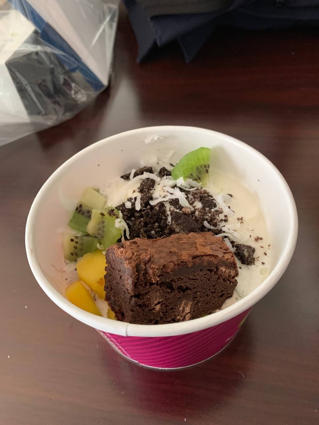 Menchies Frozen Yogurt | bakery | 655 Sunland Park Dr Ste L6, El Paso, TX 79912, USA | 9155841820 OR +1 915-584-1820