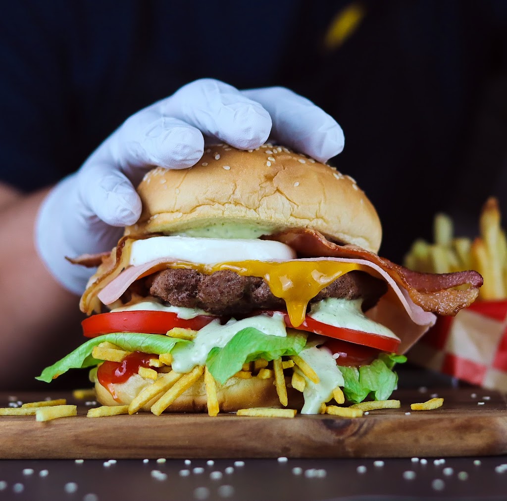 Fast Food Lake | restaurant | 826 Saratoga Dr, Alpharetta, GA 30022, USA | 4706411977 OR +1 470-641-1977