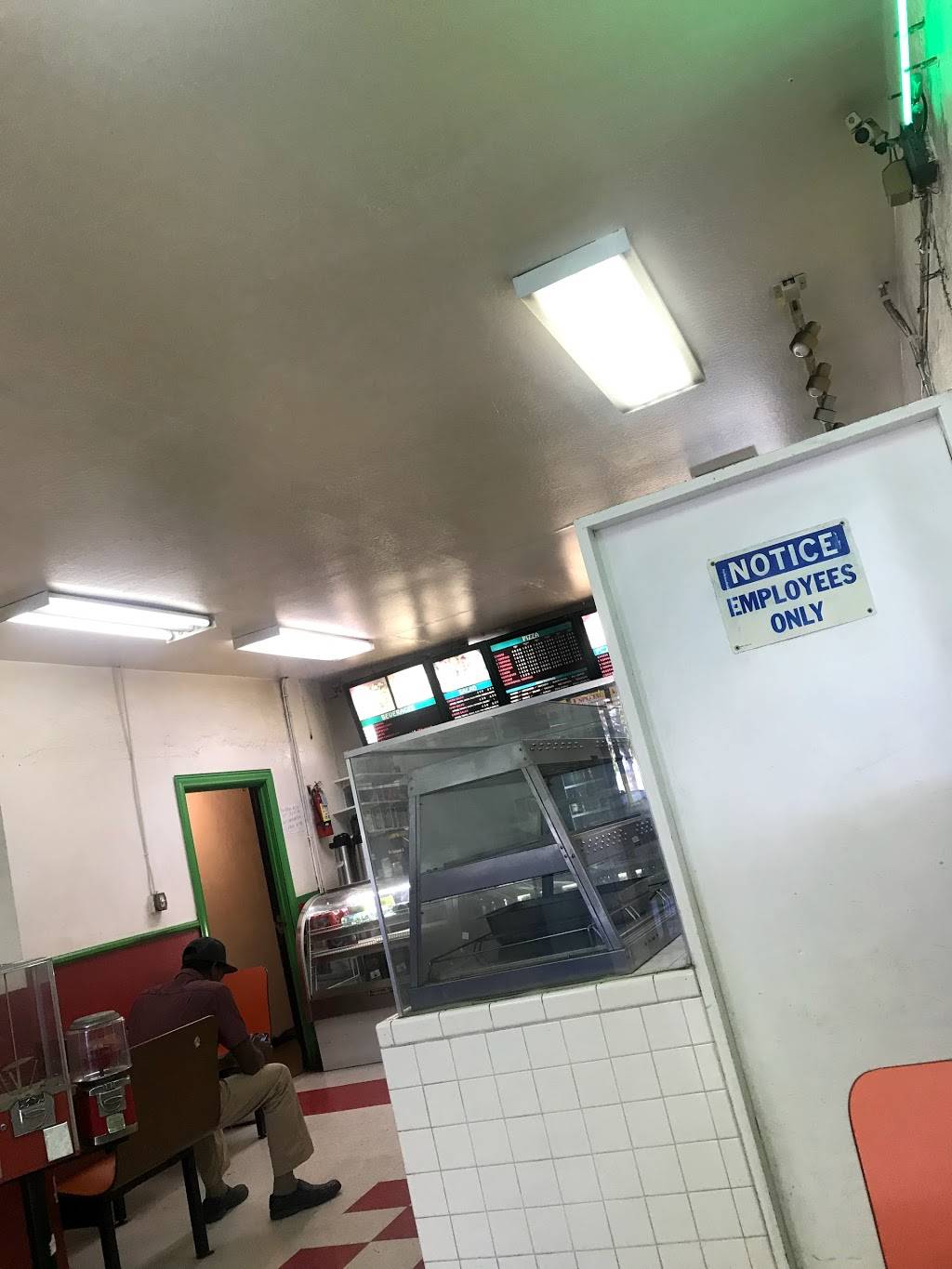 Zahari Pizza & Deli | restaurant | 3109 Telegraph Ave, Oakland, CA 94609, USA | 5104282211 OR +1 510-428-2211