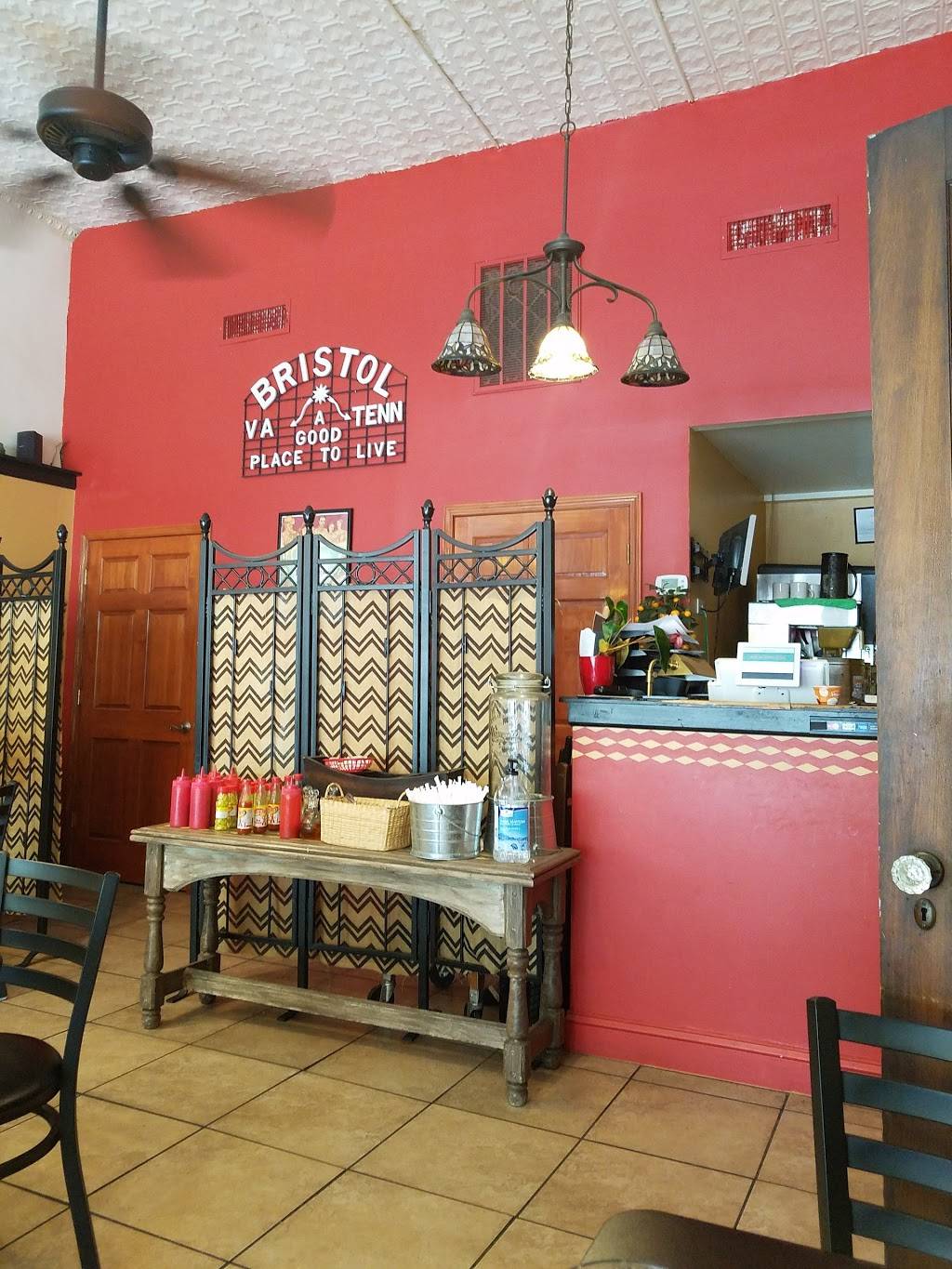 Eatz on Moore Street | restaurant | 17 Moore St, Bristol, VA 24201, USA | 2765914755 OR +1 276-591-4755