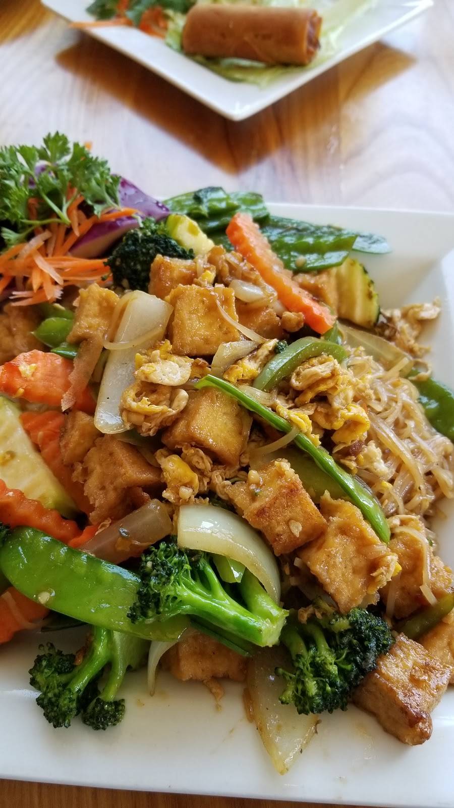 Alice Thai | restaurant | 3929 Battleground Ave, Greensboro, NC 27410, USA | 3369074009 OR +1 336-907-4009