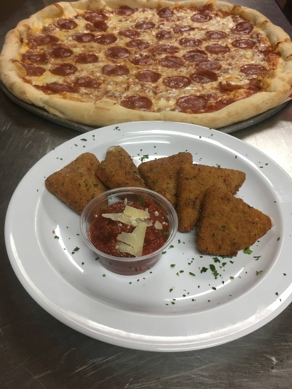 Venice Pizza And Restaurant | restaurant | 220 Maple St, Manchester, PA 17345, USA | 7179785091 OR +1 717-978-5091