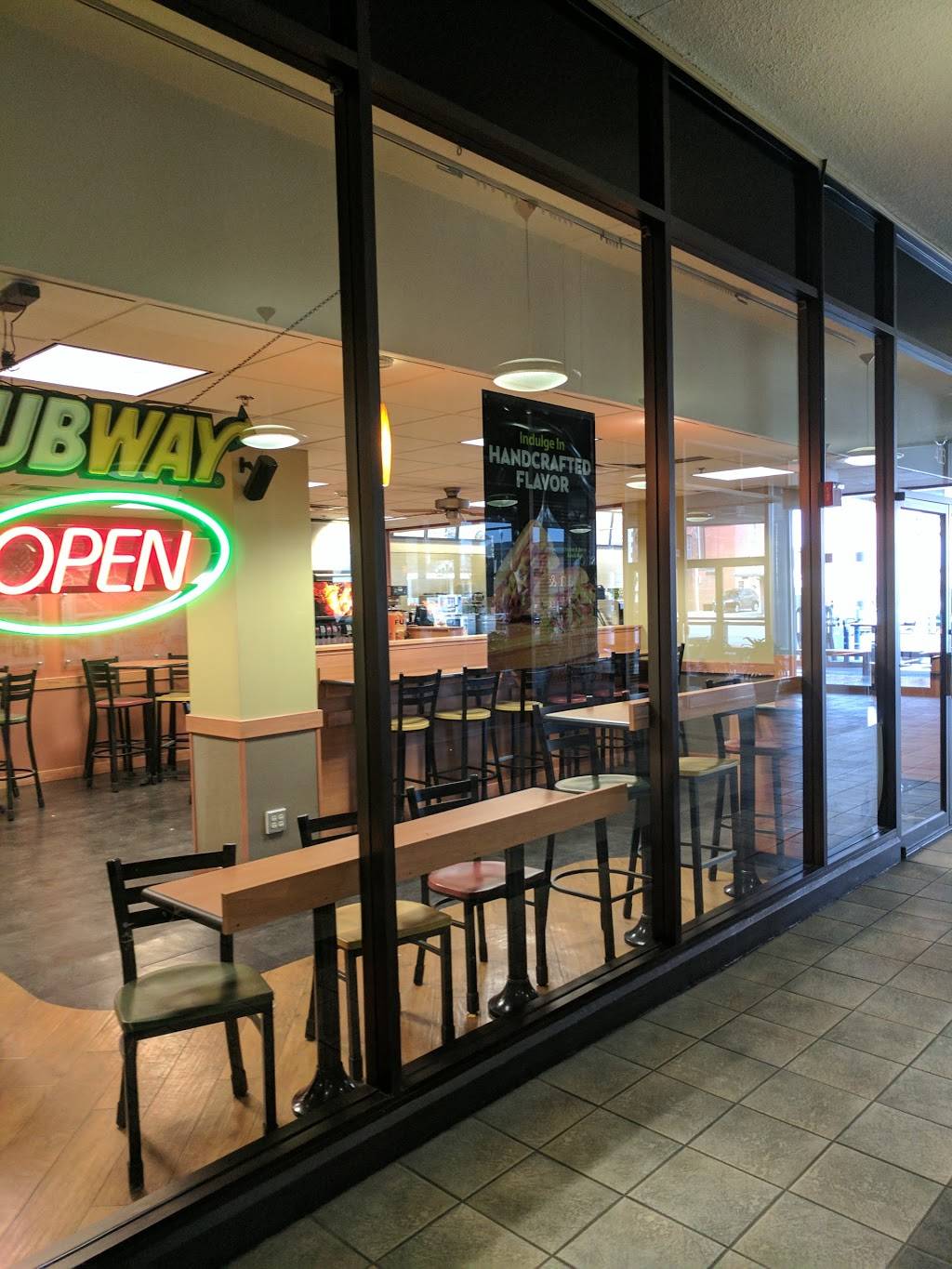 Subway | restaurant | 411 Hamilton Blvd, Peoria, IL 61602, USA | 3094946153 OR +1 309-494-6153