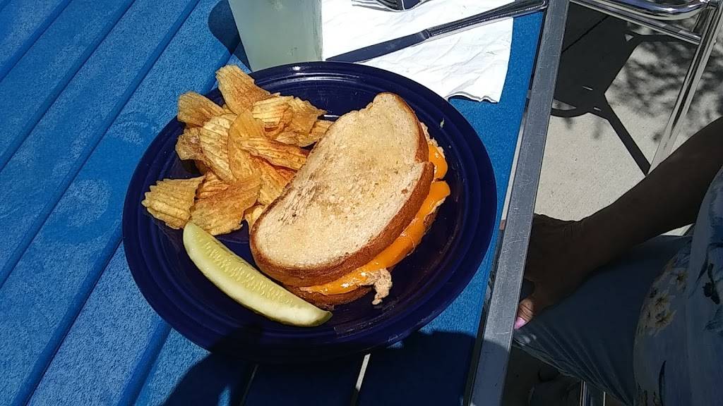 Mayfair Tavern | restaurant | 515 Frankfort Ave, Elberta, MI 49628, USA | 2313529136 OR +1 231-352-9136