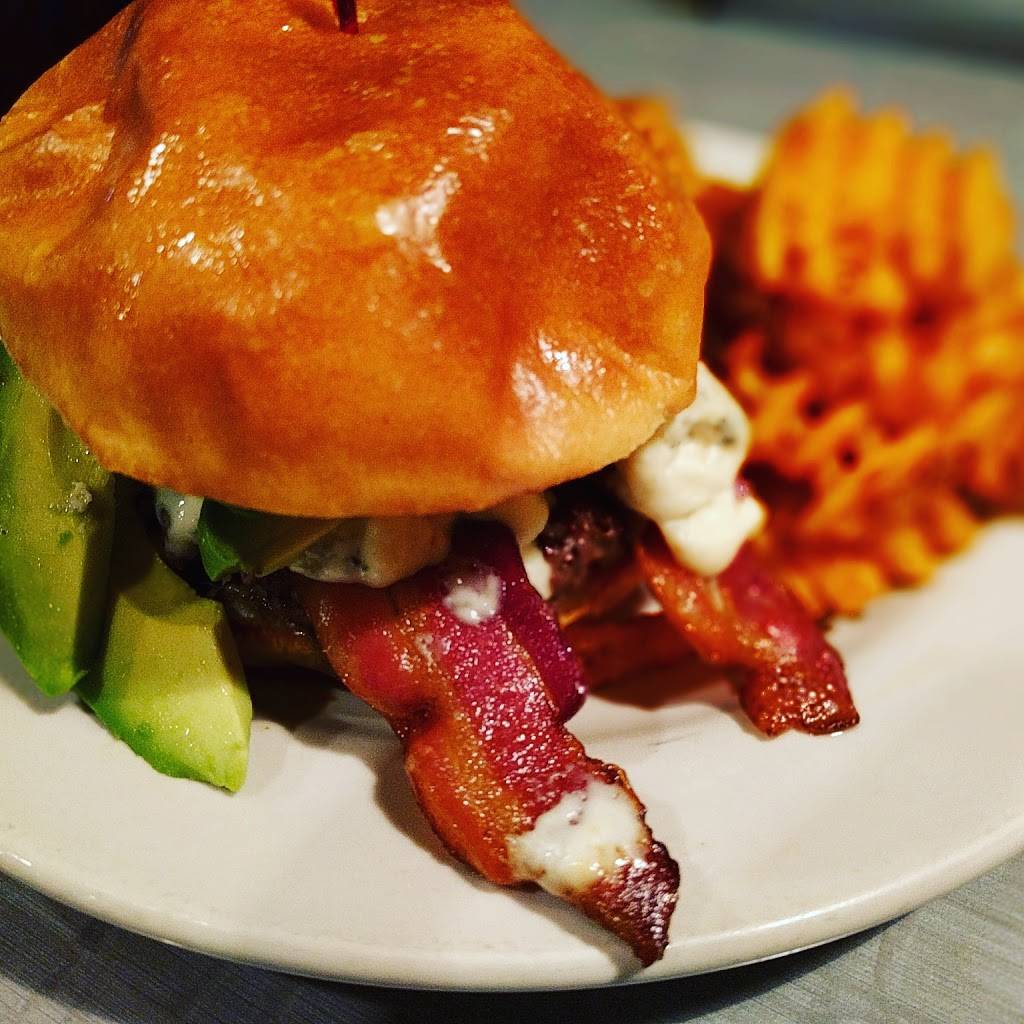 Coachs Bar and Grill | restaurant | 2528 W Glenlord Rd, Stevensville, MI 49127, USA | 2694292600 OR +1 269-429-2600