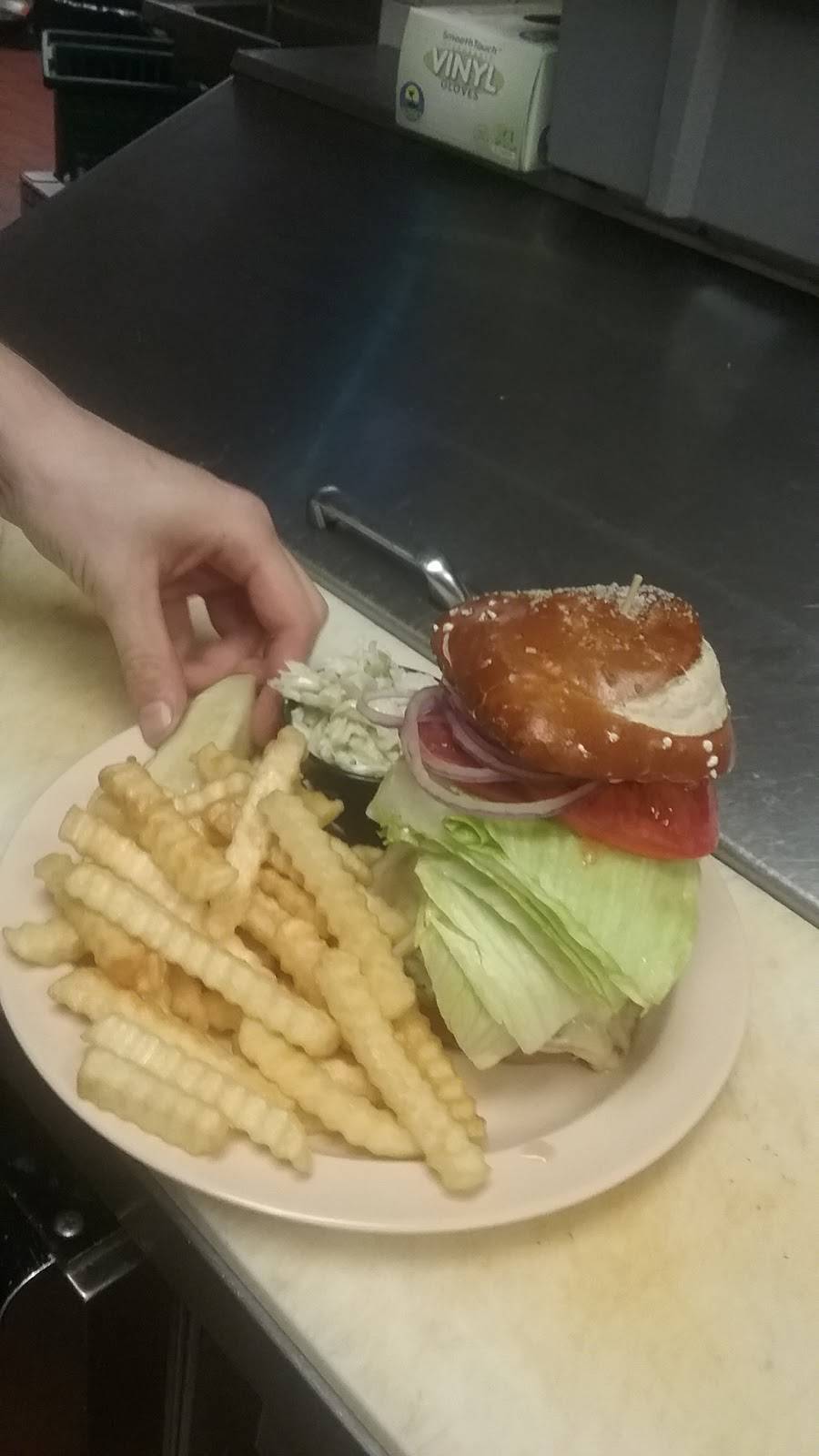 Daceys Pub | restaurant | 2432, 215 W Philadelphia Ave, Morrisville, PA 19067, USA | 2152954838 OR +1 215-295-4838