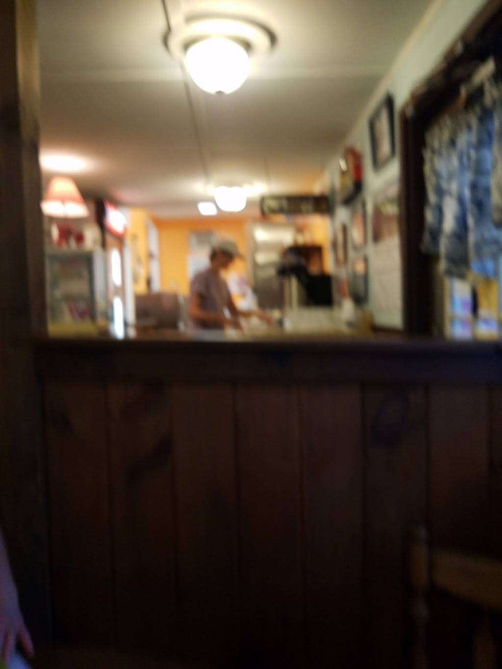 Pats Dairyland | restaurant | 55 South St, Dover-Foxcroft, ME 04426, USA | 2075642520 OR +1 207-564-2520