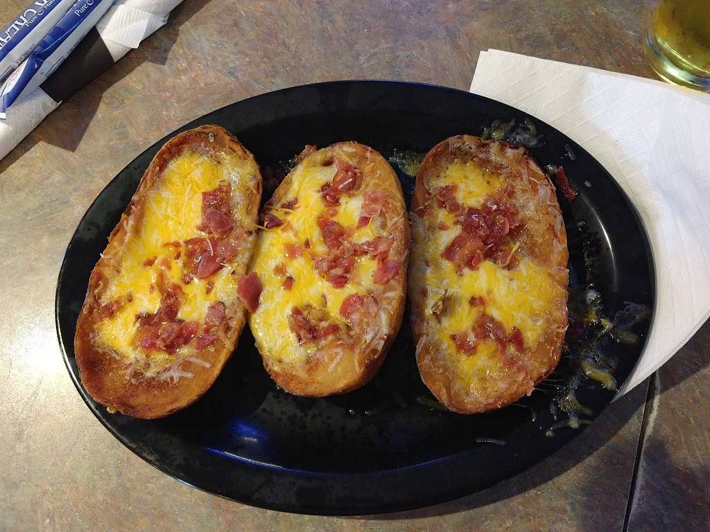 Alton Sports Tap | restaurant | 3812 College Ave, Alton, IL 62002, USA | 6184652539 OR +1 618-465-2539