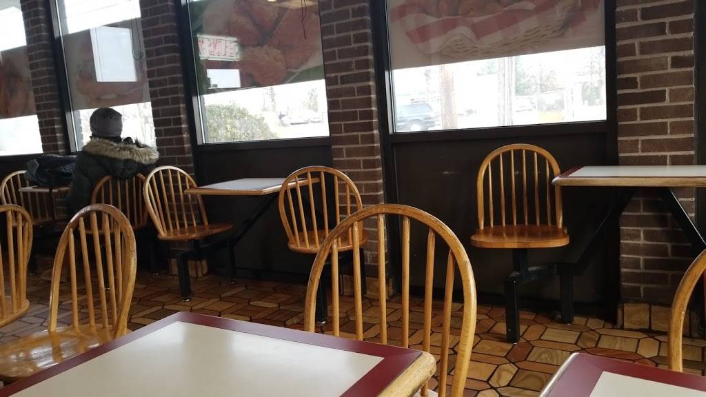 Golden Skillet | restaurant | 7301 Marlboro Pike, Forestville, MD 20747, USA | 3014205700 OR +1 301-420-5700