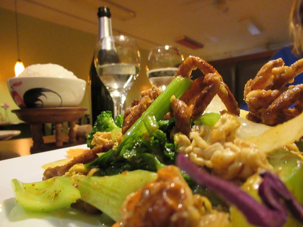 Chiangmai Thai Restaurant | restaurant | 166 Church St, Naugatuck, CT 06770, USA | 2037202426 OR +1 203-720-2426