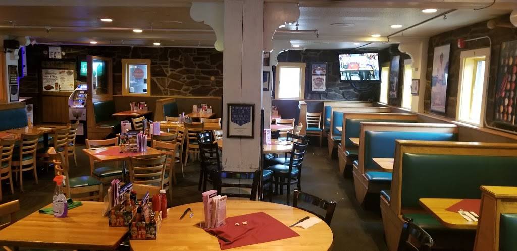 Rafters Restaurant and Sports Bar | restaurant | 422 Amity St, Amherst, MA 01002, USA | 4135494040 OR +1 413-549-4040