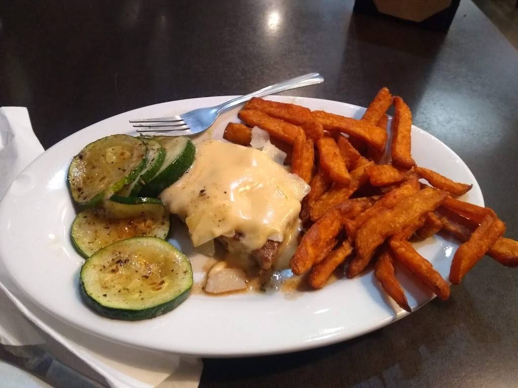 Ruby Tuesday | restaurant | North Terminal, Between Gates D23 and D24, W G Rogell Dr, Detroit, MI 48242, USA | 7344425761 OR +1 734-442-5761