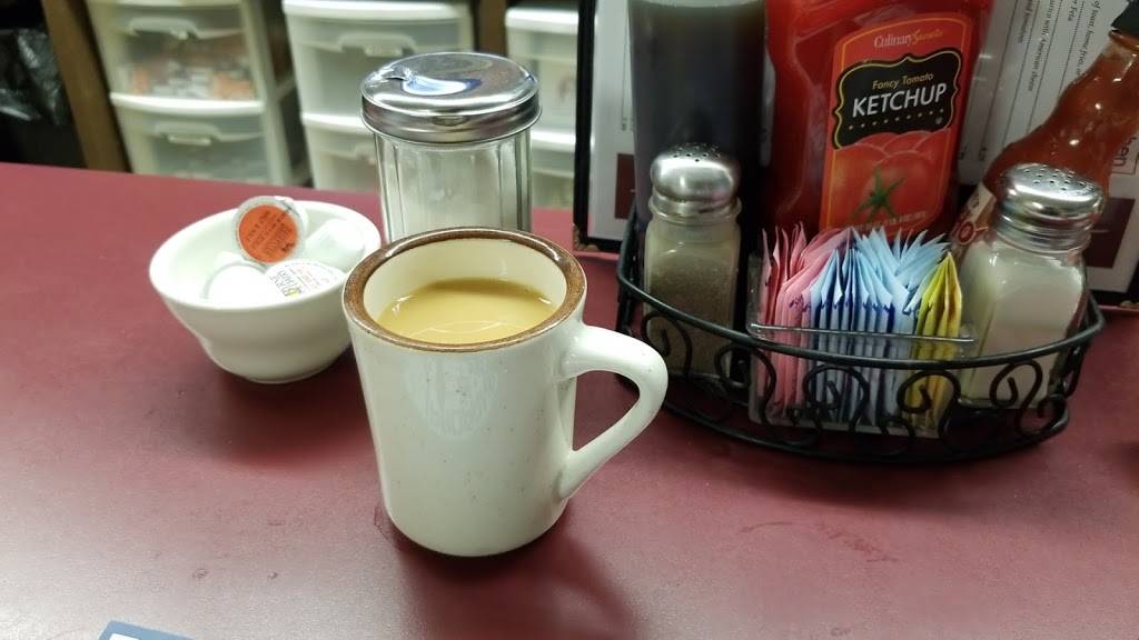 M & DS Country Kitchen | restaurant | 183 Winthrop St, Rehoboth, MA 02769, USA | 5082529376 OR +1 508-252-9376