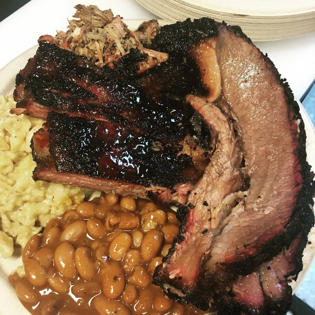 Bohemian Barbecue | restaurant | 11370 Mountain Top Cir, Jonestown, TX 78645, USA | 5127012527 OR +1 512-701-2527